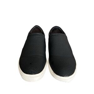 •Dr. Scholl’s Be Free Wander Up Slip on sneakers. Size 7 Black